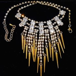 Spiked necklace